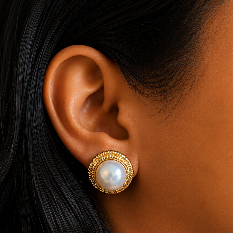 Pearl Stud earring