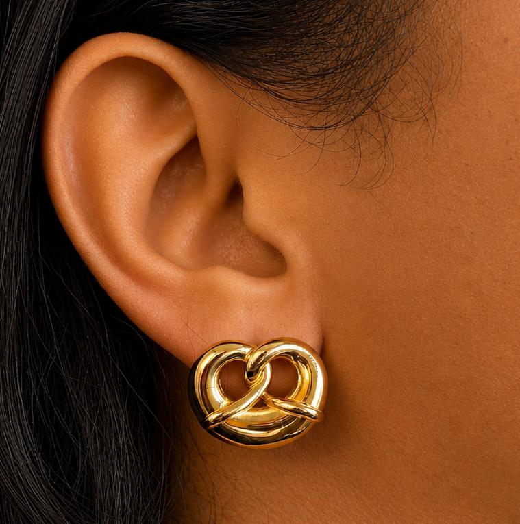Pretzel earring